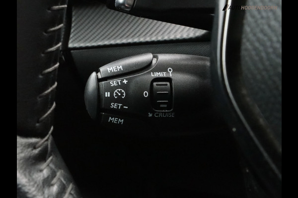 Peugeot 208 1.2 PureTech Allure Sport (ACHTERUITRIJCAMERA,APPLE CARPLAY,L.M. VELGEN,LED,LANE ASSIST,CRUISE CONTROL,TOPCONDITIE)