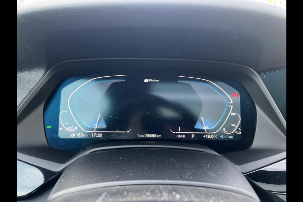 BMW X5 xDrive45e High Executive HARMAN KARDON| ELEK. TREKHAAK|ELEK. SCHUIF/ KANTELDAK| ACHTERBANK VERWARMING| HEAD-UP DISPLAY| DODE HOEK SENSOR| CAMERA| ACHTERAS BESTURING