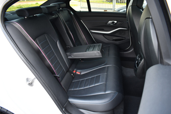 BMW 3-serie 330e xDrive M-Sport Pro Pano M-zetels ACC HUD 19inch El-klep