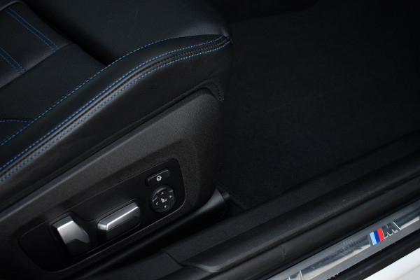 BMW 3-serie 330e xDrive M-Sport Pro Pano M-zetels ACC HUD 19inch El-klep