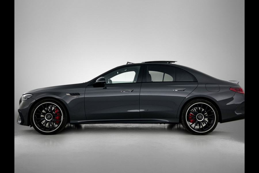 Mercedes-Benz E-Klasse AMG 53 4MATIC+ / NL Auto / Luchtvering (AMG RIDE CONTROL) / Panoramadak / Night Pakket / MBUX Superscreen / Achterasbesturing / Burmester / Plug-in hybride / Elektrisch rijbereik tot ca. 100 km /