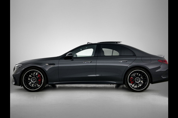 Mercedes-Benz E-Klasse AMG 53 4MATIC+ / NL Auto / Luchtvering (AMG RIDE CONTROL) / Panoramadak / Night Pakket / MBUX Superscreen / Achterasbesturing / Burmester / Plug-in hybride / Elektrisch rijbereik tot ca. 100 km /