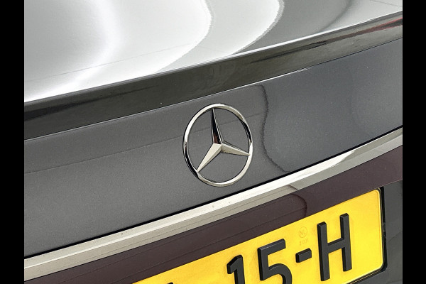 Mercedes-Benz E-Klasse AMG 53 4MATIC+ / NL Auto / Luchtvering (AMG RIDE CONTROL) / Panoramadak / Night Pakket / MBUX Superscreen / Achterasbesturing / Burmester / Plug-in hybride / Elektrisch rijbereik tot ca. 100 km /