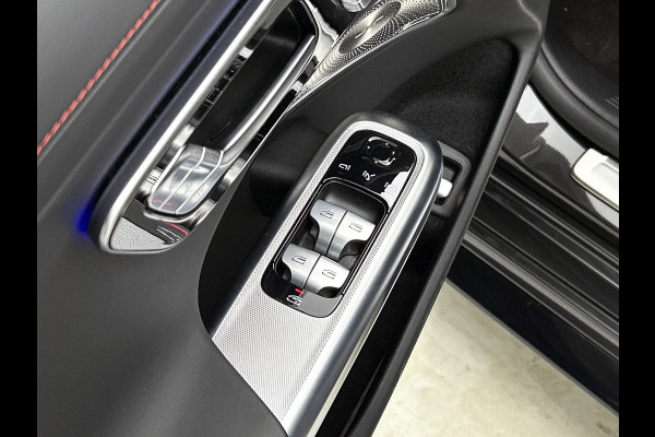 Mercedes-Benz E-Klasse AMG 53 4MATIC+ / NL Auto / Luchtvering (AMG RIDE CONTROL) / Panoramadak / Night Pakket / MBUX Superscreen / Achterasbesturing / Burmester / Plug-in hybride / Elektrisch rijbereik tot ca. 100 km /