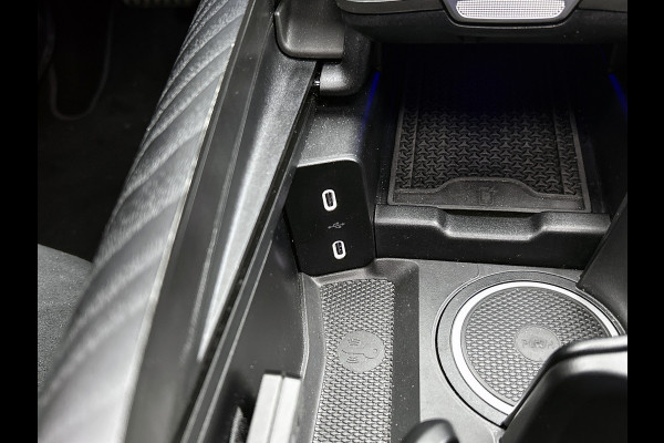 Mercedes-Benz E-Klasse AMG 53 4MATIC+ / NL Auto / Luchtvering (AMG RIDE CONTROL) / Panoramadak / Night Pakket / MBUX Superscreen / Achterasbesturing / Burmester / Plug-in hybride / Elektrisch rijbereik tot ca. 100 km /