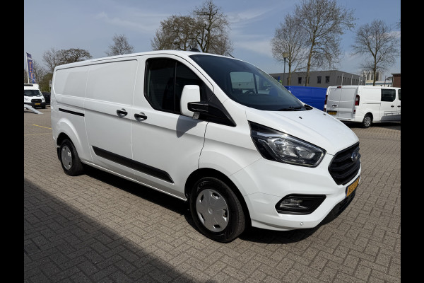 Ford Transit Custom 300 2.0 TDCI 130pk L2H1 Trend / vaste prijs rijklaar € 17.950 ex btw / ingerichte laadruimte / euro 6 / bpm vrij / trekhaak 2800 kg / airco / cruise / navigatie / camera !