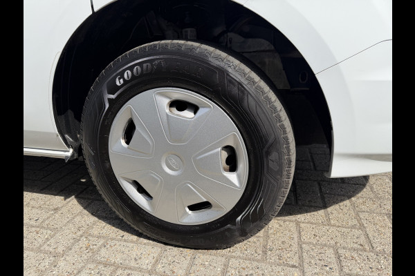 Ford Transit Custom 300 2.0 TDCI 130pk L2H1 Trend / vaste prijs rijklaar € 17.950 ex btw / ingerichte laadruimte / euro 6 / bpm vrij / trekhaak 2800 kg / airco / cruise / navigatie / camera !