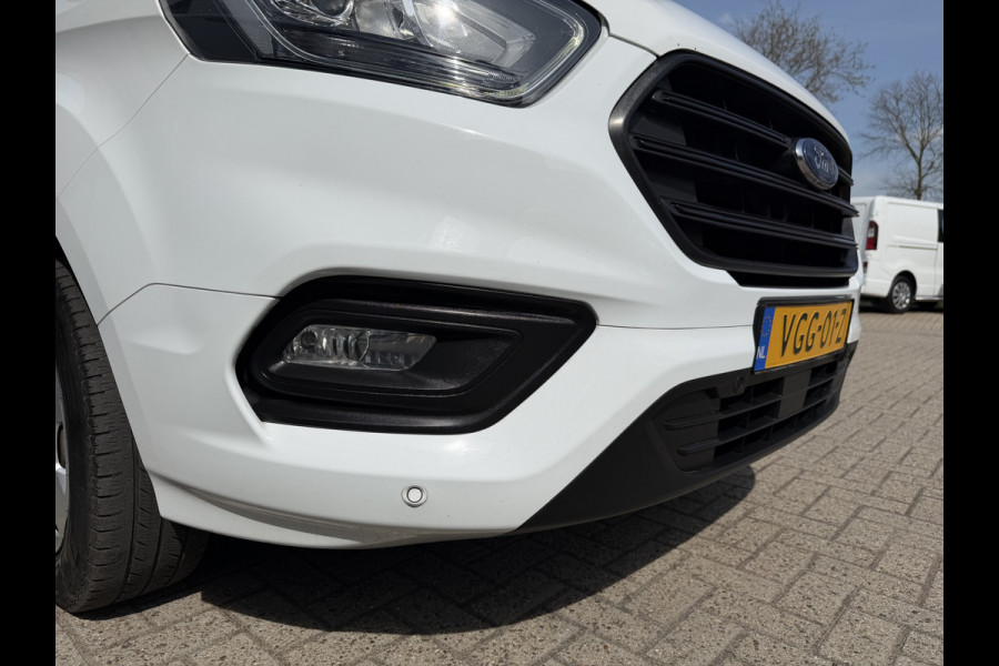 Ford Transit Custom 300 2.0 TDCI 130pk L2H1 Trend / vaste prijs rijklaar € 17.950 ex btw / ingerichte laadruimte / euro 6 / bpm vrij / trekhaak 2800 kg / airco / cruise / navigatie / camera !