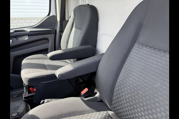 Ford Transit Custom 300 2.0 TDCI 130pk L2H1 Trend / vaste prijs rijklaar € 17.950 ex btw / ingerichte laadruimte / euro 6 / bpm vrij / trekhaak 2800 kg / airco / cruise / navigatie / camera !
