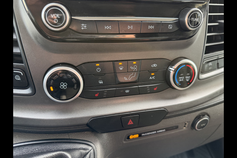 Ford Transit Custom 300 2.0 TDCI 130pk L2H1 Trend / vaste prijs rijklaar € 17.950 ex btw / ingerichte laadruimte / euro 6 / bpm vrij / trekhaak 2800 kg / airco / cruise / navigatie / camera !