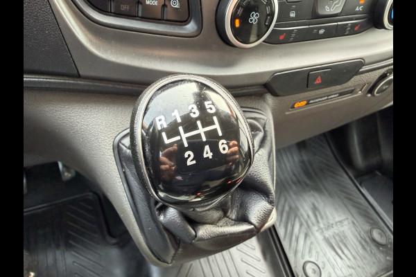 Ford Transit Custom 300 2.0 TDCI 130pk L2H1 Trend / vaste prijs rijklaar € 17.950 ex btw / ingerichte laadruimte / euro 6 / bpm vrij / trekhaak 2800 kg / airco / cruise / navigatie / camera !