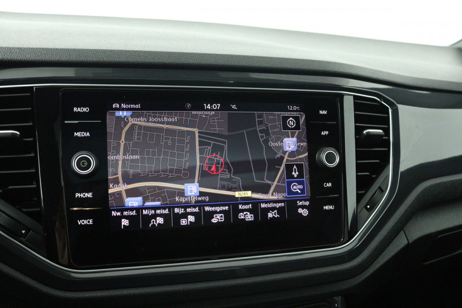 Volkswagen T-Roc 1.5 TSI Sport Business R (PANORAMADAK, STOELVERWARMING, CAMERA, BEATS AUDIO, DIGITALE COCKPIT)