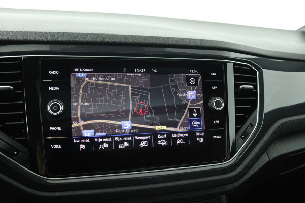 Volkswagen T-Roc 1.5 TSI Sport Business R (PANORAMADAK, STOELVERWARMING, CAMERA, BEATS AUDIO, DIGITALE COCKPIT)