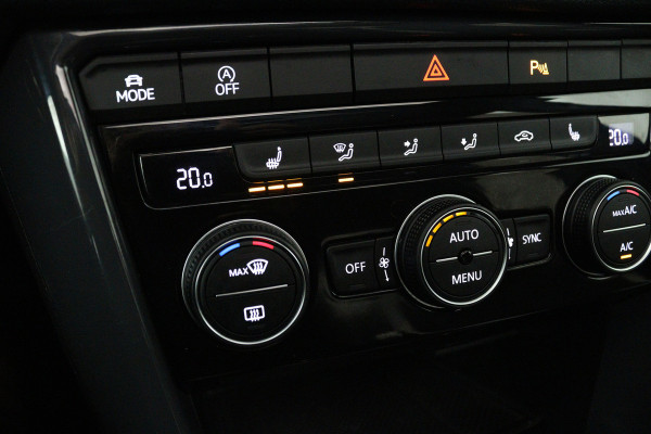 Volkswagen T-Roc 1.5 TSI Sport Business R (PANORAMADAK, STOELVERWARMING, CAMERA, BEATS AUDIO, DIGITALE COCKPIT)