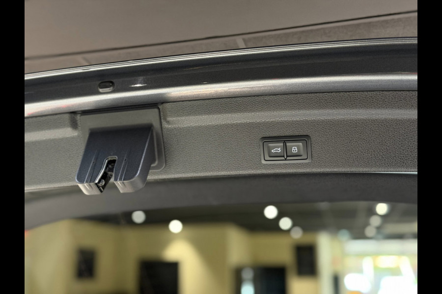Audi RSQ3 Sportback 2.5 TFSI|Pano|RS Seats|Camera|Sonos|Matrix|Trekhaak