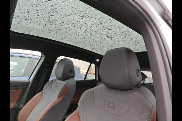 Volkswagen ID.4 First Max 77 kWh NL-AUTO | TREKHAAK | STOELVERWARMIG
