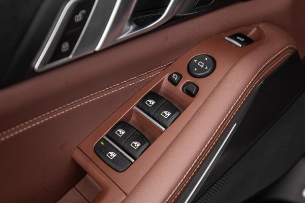 BMW X5 xDrive45e High Executive CARPLAY / CAMERA / DEALER ONDERHOUDEN / BRUIN LEER / STOELVERWARMING