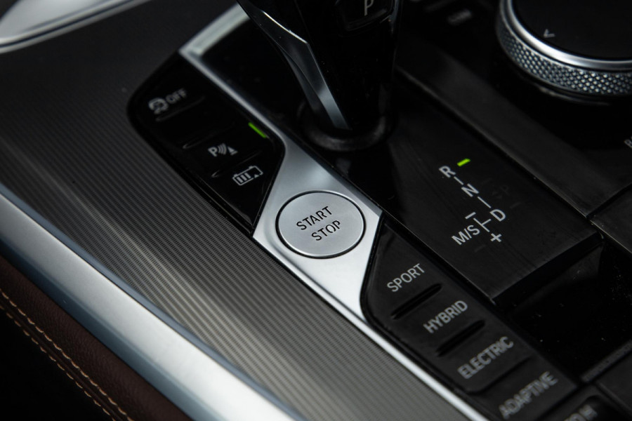 BMW X5 xDrive45e High Executive CARPLAY / CAMERA / DEALER ONDERHOUDEN / BRUIN LEER / STOELVERWARMING