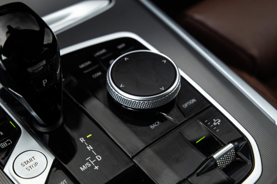 BMW X5 xDrive45e High Executive CARPLAY / CAMERA / DEALER ONDERHOUDEN / BRUIN LEER / STOELVERWARMING