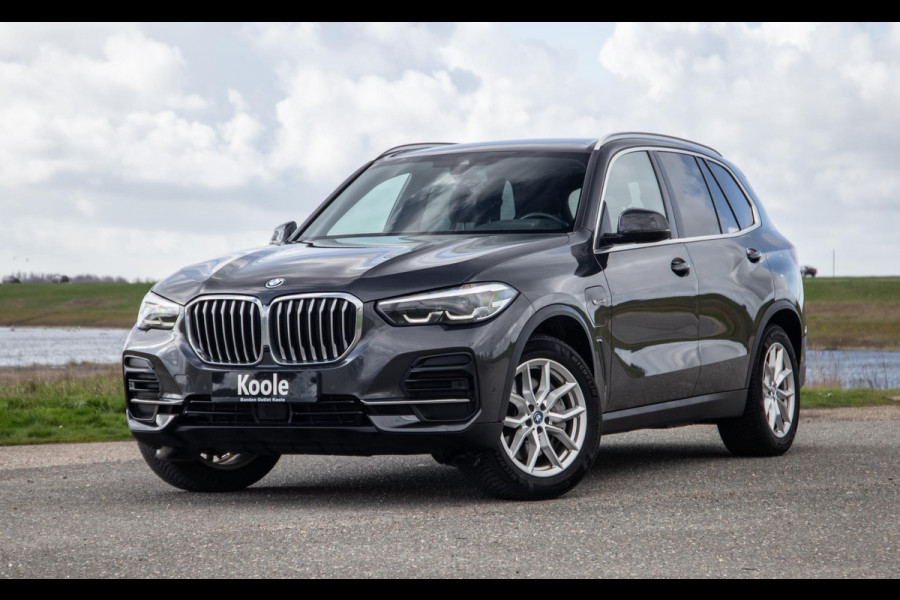 BMW X5 xDrive45e High Executive CARPLAY / CAMERA / DEALER ONDERHOUDEN / BRUIN LEER / STOELVERWARMING