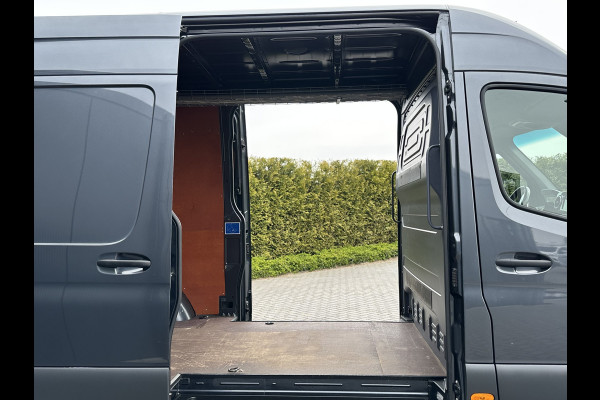 Mercedes-Benz Sprinter 315 CDI / 9G-TRONIC / L2H2 / 2x SCHUIFDEUR / 3.5 TONS TREKHAAK / LED / MBUX / CAMERA / CRUISE / AIRCO / BLINDSPOT
