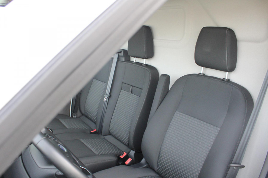 Ford Transit 350L3H2 2,0EcoBlue 96kW Front Trend | Camera | Parkeersensoren | Vloer In Laadruimte | Airco |