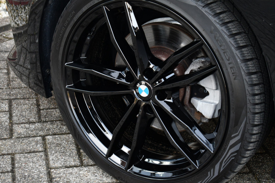 BMW 3 Serie Touring 330e M-Sport Pano ACC Trekhaak H/K HUD 19inch Stuurverw
