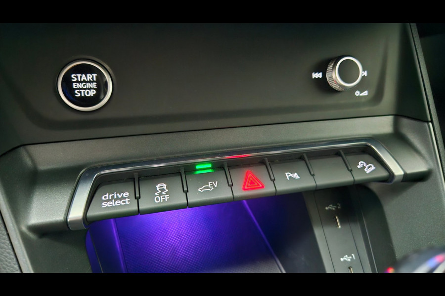 Audi Q3 45 TFSI e 3x S-Line Keyless Camera Matrix Virtual
