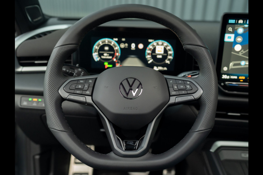 Volkswagen T-Roc 1.5 eTsi R-Line First Edition | Trekhaak wegkl. | 360 Camera | Panodak | Harman/Kardon | Prijs Rijklaar!!