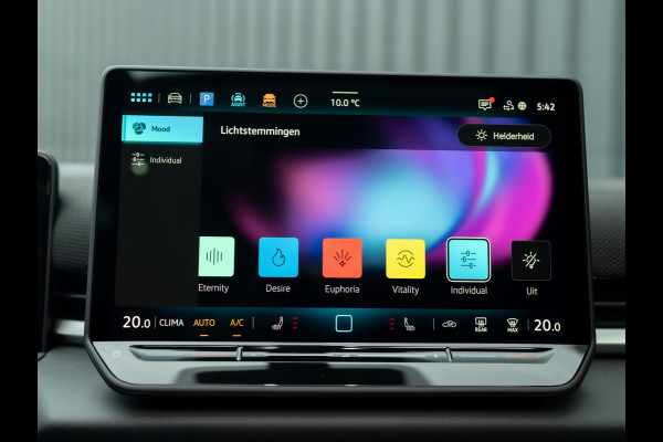 Volkswagen T-Roc 1.5 eTsi R-Line First Edition | Trekhaak wegkl. | 360 Camera | Panodak | Harman/Kardon | Prijs Rijklaar!!