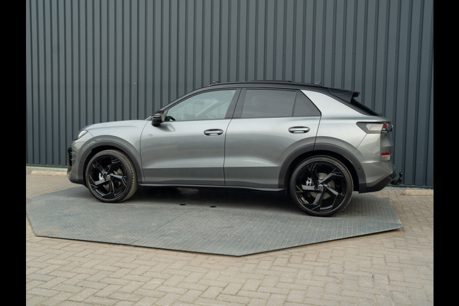 Volkswagen T-Roc 1.5 eTsi R-Line First Edition | Trekhaak wegkl. | 360 Camera | Panodak | Harman/Kardon | Prijs Rijklaar!!