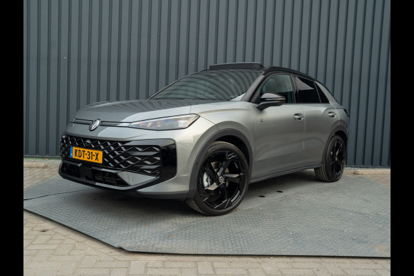 Volkswagen T-Roc 1.5 eTsi R-Line First Edition | Trekhaak wegkl. | 360 Camera | Panodak | Harman/Kardon | Prijs Rijklaar!!