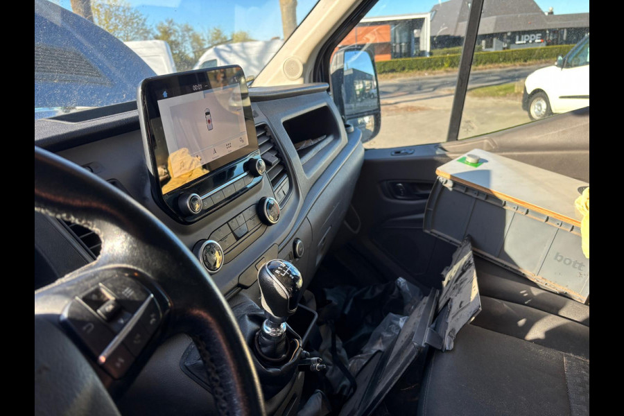 Ford Transit 330 2.0 TDCI L3H2 Trend | 3 Zitplaatsen | Trekhaak | Parkeer Camera | LET OP MOTOR STUK