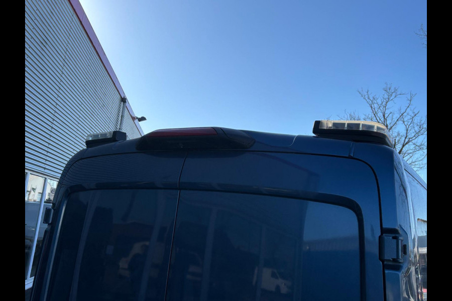 Ford Transit 330 2.0 TDCI L3H2 Trend | 3 Zitplaatsen | Trekhaak | Parkeer Camera | LET OP MOTOR STUK