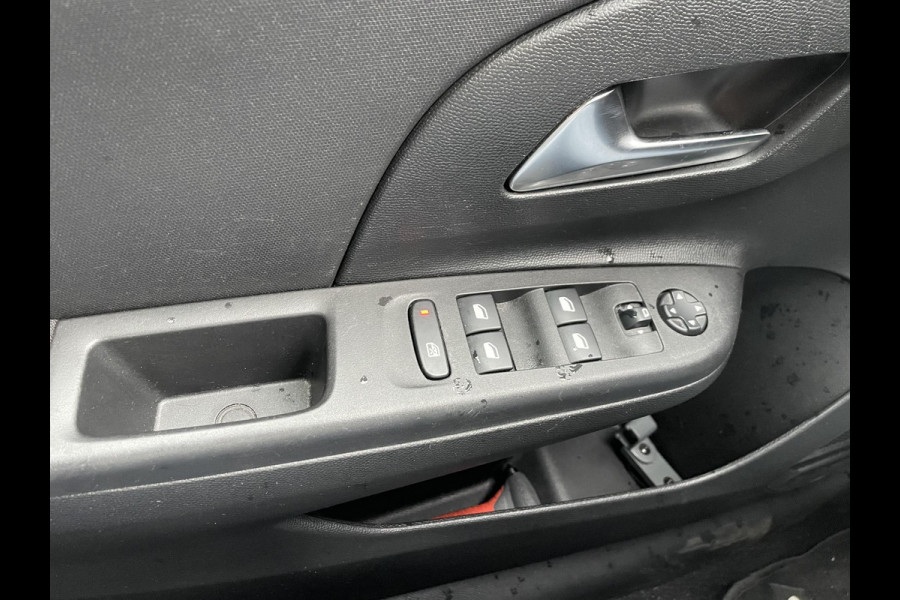 Opel CORSA-E Edition 50 kWh | 3 FASE !!! | SOH 90% | WINTER-PAKKET | STOEL + STUURVERWARMING | CRUISE CONTROL | PARKEERSENSOREN | NAVI | RIJKLAAR MET 12 MND BOVAG GARANTIE |