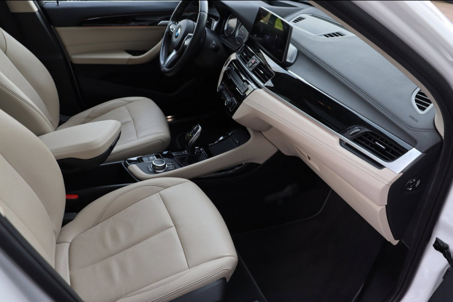BMW X1 SDrive20i High Executive org.NL leer+verw Schuifdak HUD A.camera Carplay