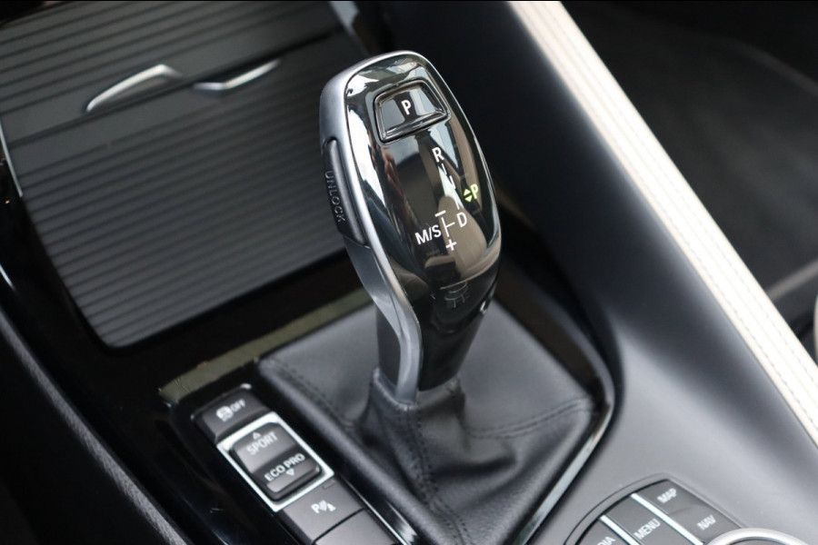 BMW X1 SDrive20i High Executive org.NL leer+verw Schuifdak HUD A.camera Carplay