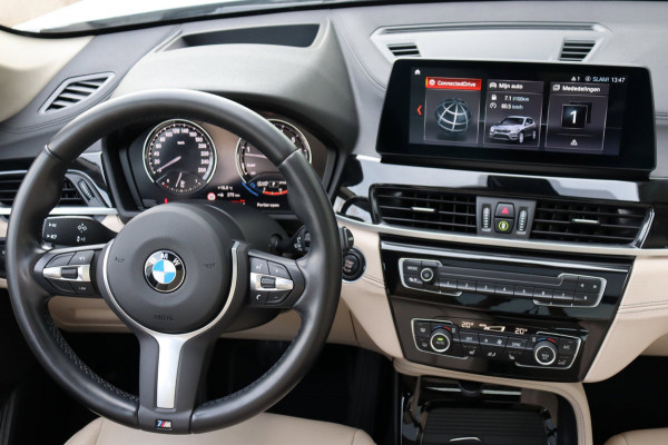 BMW X1 SDrive20i High Executive org.NL leer+verw Schuifdak HUD A.camera Carplay