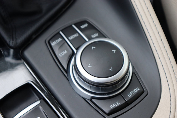 BMW X1 SDrive20i High Executive org.NL leer+verw Schuifdak HUD A.camera Carplay