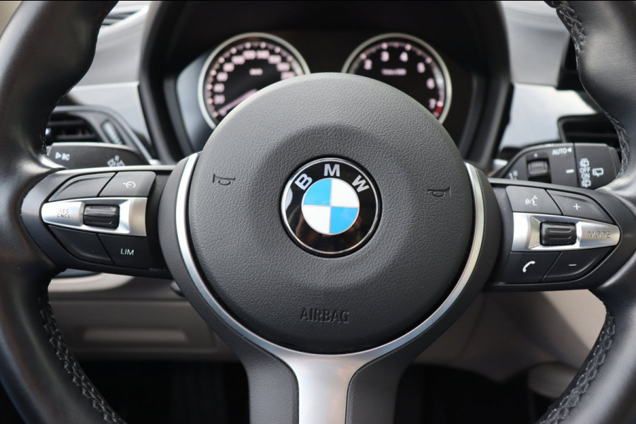 BMW X1 SDrive20i High Executive org.NL leer+verw Schuifdak HUD A.camera Carplay