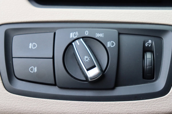 BMW X1 SDrive20i High Executive org.NL leer+verw Schuifdak HUD A.camera Carplay