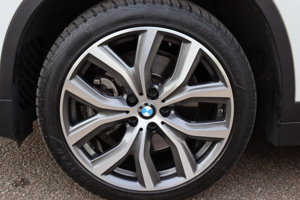 BMW X1 SDrive20i High Executive org.NL leer+verw Schuifdak HUD A.camera Carplay