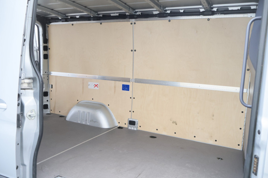 Mercedes-Benz Sprinter 317 CDI Automaat L2H1 3-Zits, Elek. laadklep, Stoelverwarming, Camera, Cruise, Apple Carplay, 18''