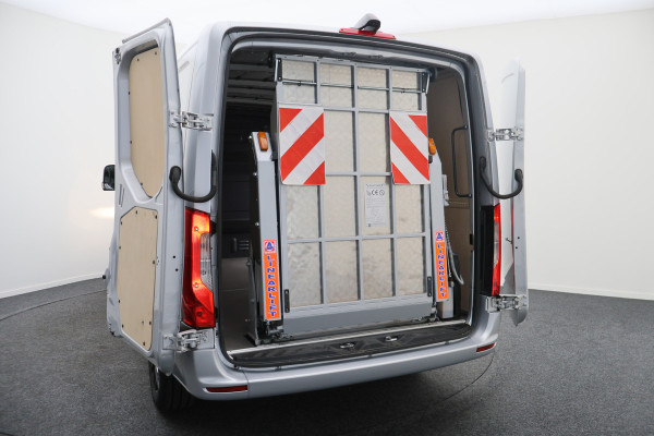 Mercedes-Benz Sprinter 317 CDI Automaat L2H1 3-Zits, Elek. laadklep, Stoelverwarming, Camera, Cruise, Apple Carplay, 18''