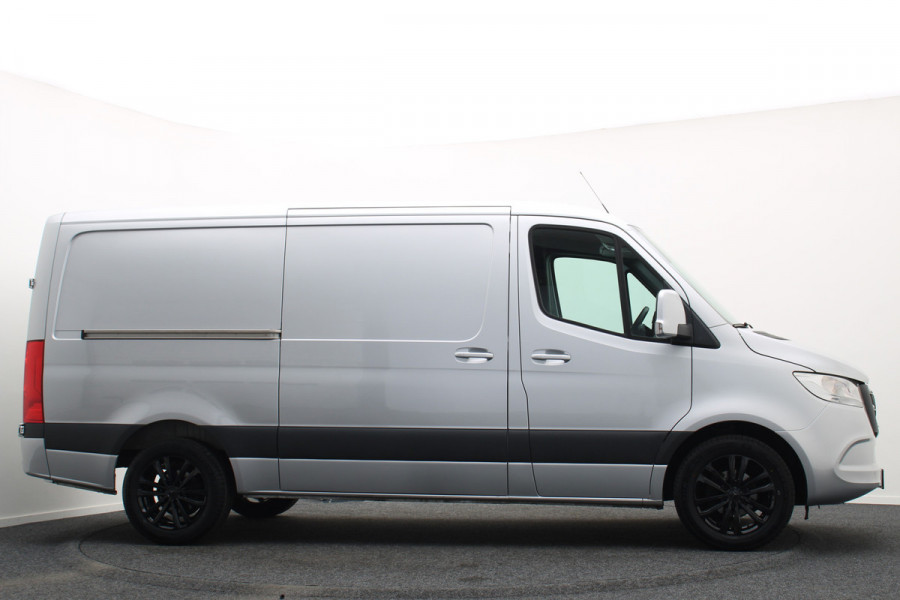 Mercedes-Benz Sprinter 317 CDI Automaat L2H1 3-Zits, Elek. laadklep, Stoelverwarming, Camera, Cruise, Apple Carplay, 18''
