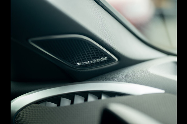 Volkswagen T-Roc 1.5 eTsi R-Line First Edition | Trekhaak wegkl. | 360 Camera | Panodak | Harman/Kardon | Prijs Rijklaar!!