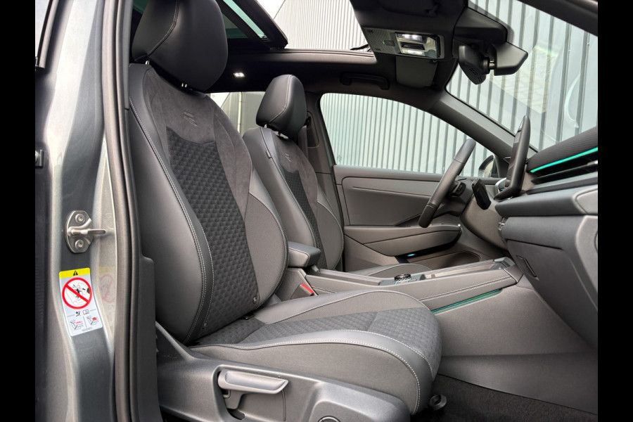 Volkswagen T-Roc 1.5 eTsi R-Line First Edition | Trekhaak wegkl. | 360 Camera | Panodak | Harman/Kardon | Prijs Rijklaar!!