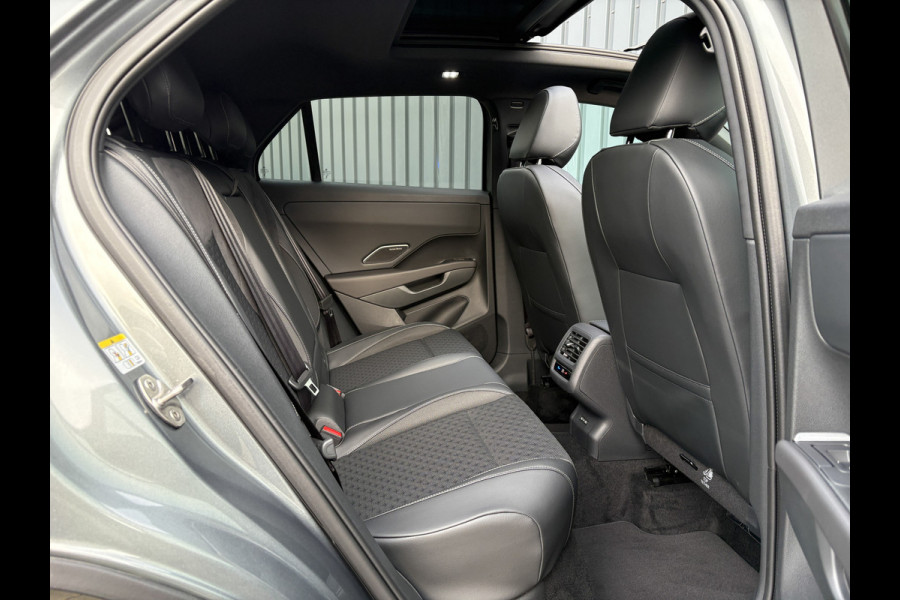 Volkswagen T-Roc 1.5 eTsi R-Line First Edition | Trekhaak wegkl. | 360 Camera | Panodak | Harman/Kardon | Prijs Rijklaar!!