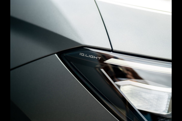 Volkswagen T-Roc 1.5 eTsi R-Line First Edition | Trekhaak wegkl. | 360 Camera | Panodak | Harman/Kardon | Prijs Rijklaar!!