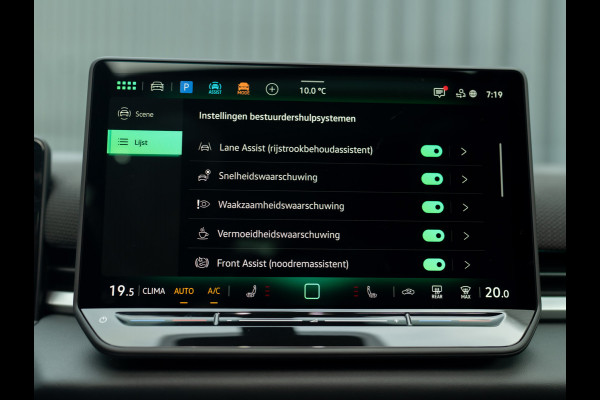 Volkswagen T-Roc 1.5 eTsi R-Line First Edition | Trekhaak wegkl. | 360 Camera | Panodak | Harman/Kardon | Prijs Rijklaar!!